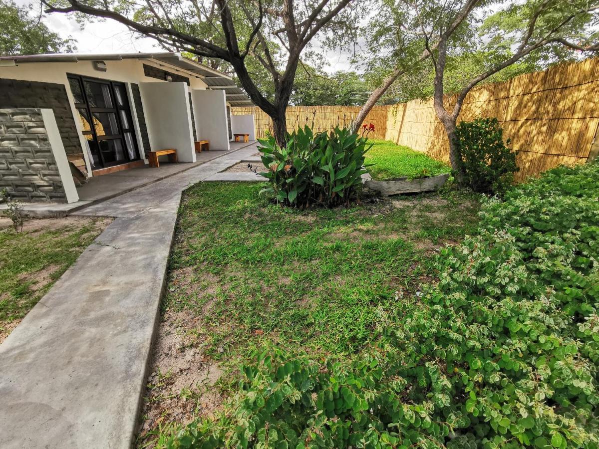 Happy Forest B&B Katima Mulilo Bagian luar foto