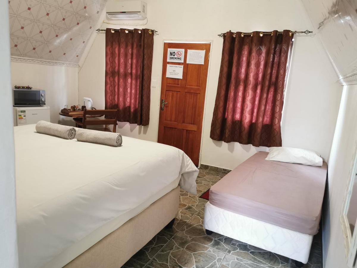 Happy Forest B&B Katima Mulilo Bagian luar foto
