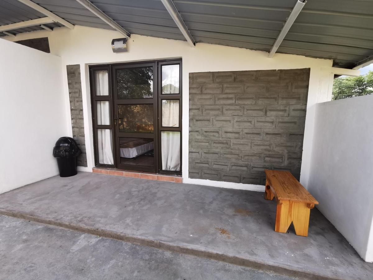 Happy Forest B&B Katima Mulilo Bagian luar foto