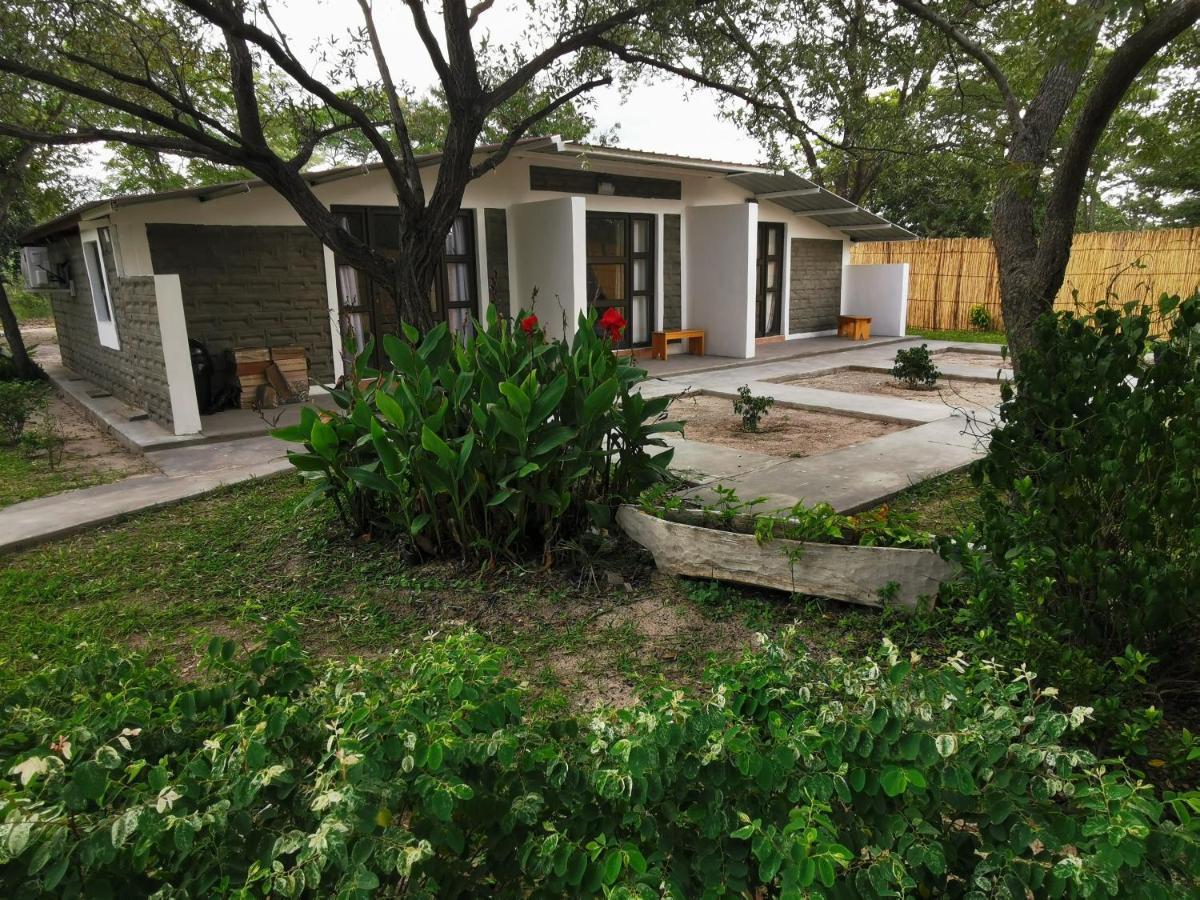 Happy Forest B&B Katima Mulilo Bagian luar foto