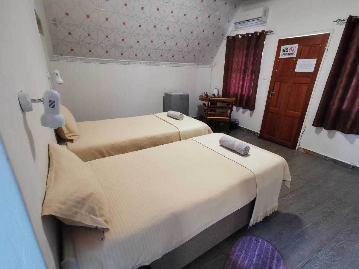 Happy Forest B&B Katima Mulilo Bagian luar foto