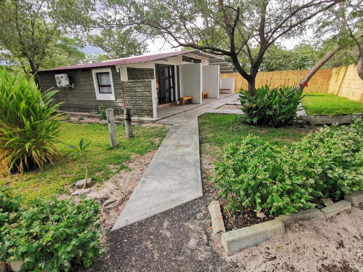 Happy Forest B&B Katima Mulilo Bagian luar foto