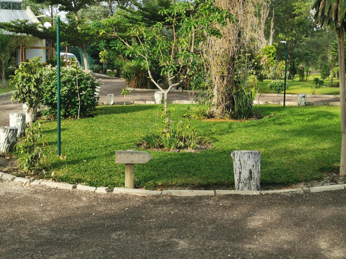 Happy Forest B&B Katima Mulilo Bagian luar foto