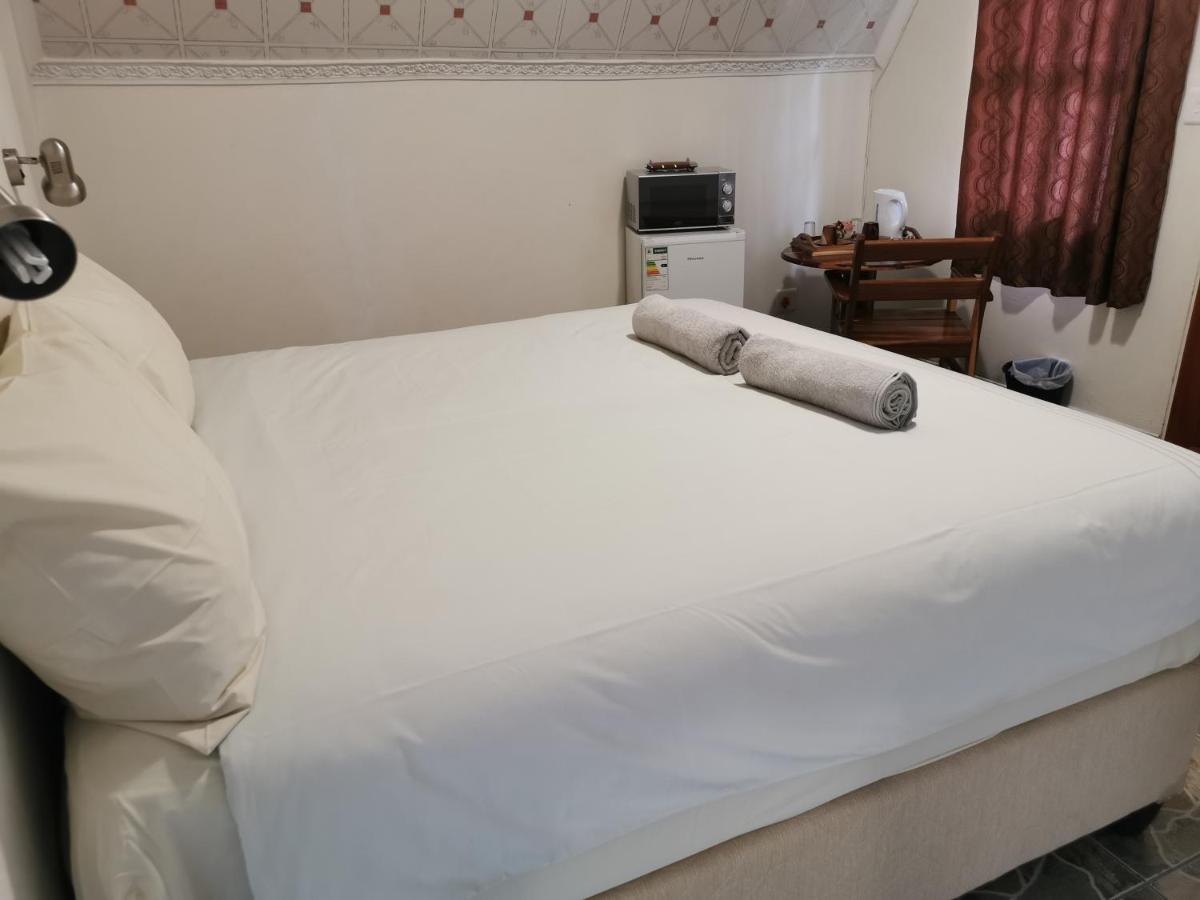 Happy Forest B&B Katima Mulilo Bagian luar foto