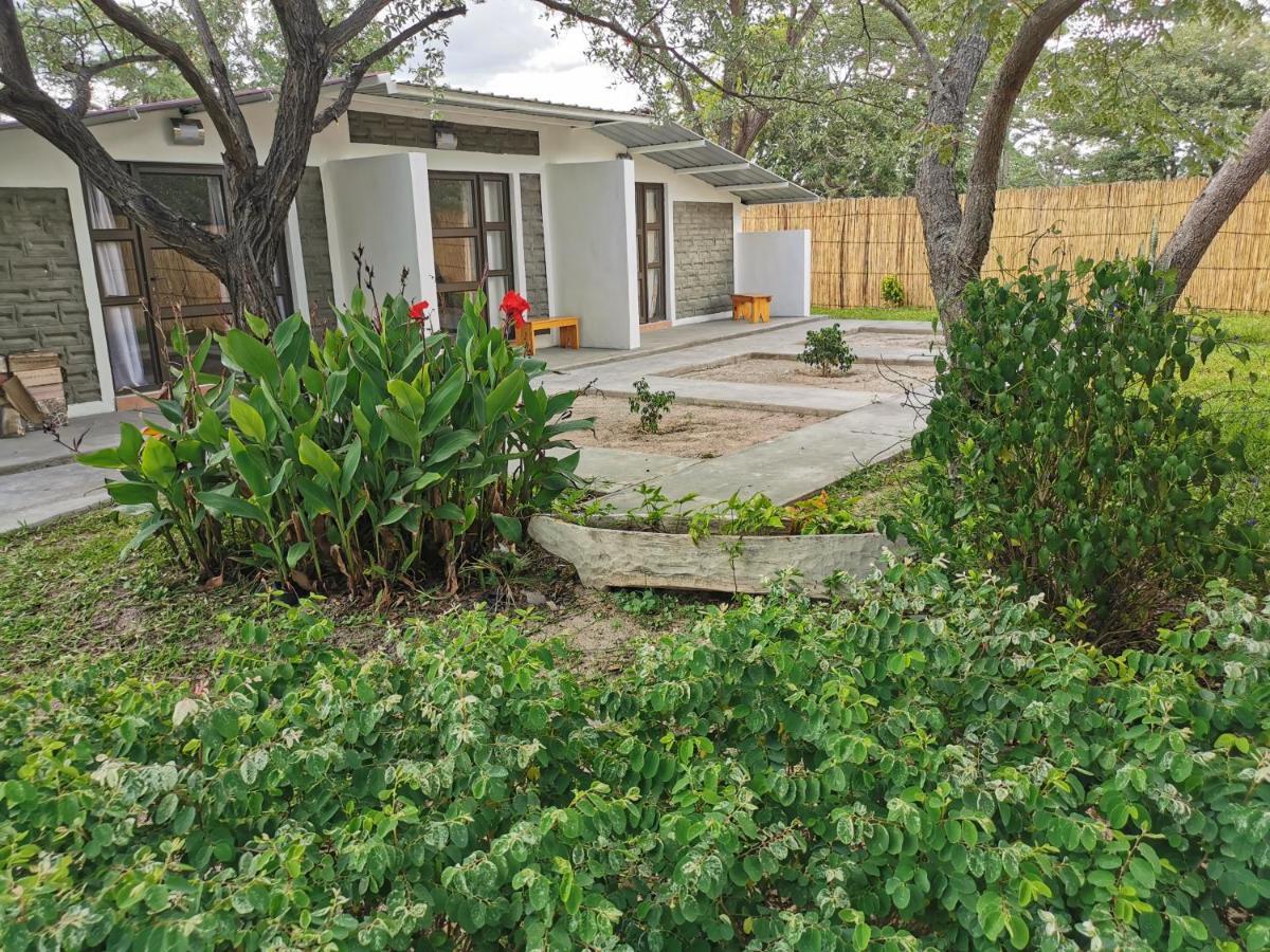 Happy Forest B&B Katima Mulilo Bagian luar foto