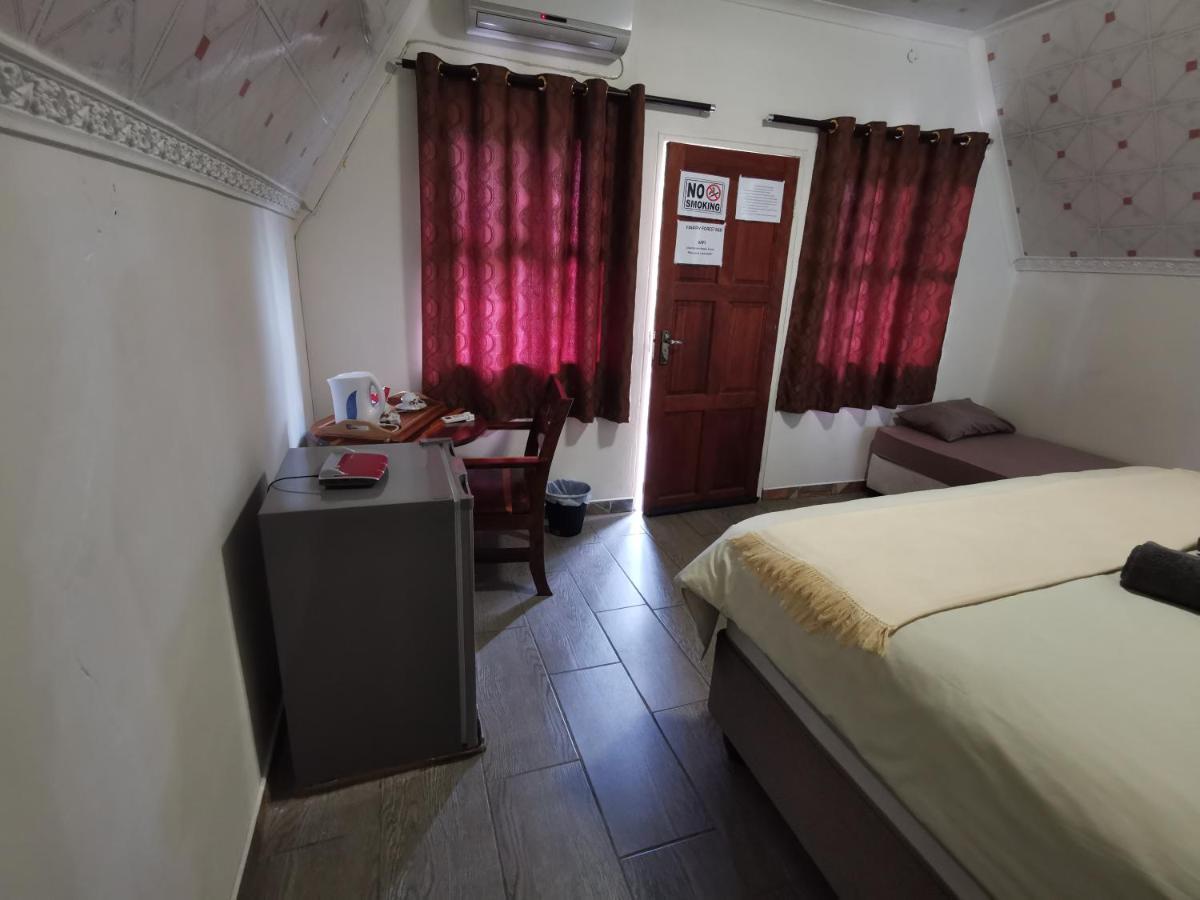 Happy Forest B&B Katima Mulilo Bagian luar foto