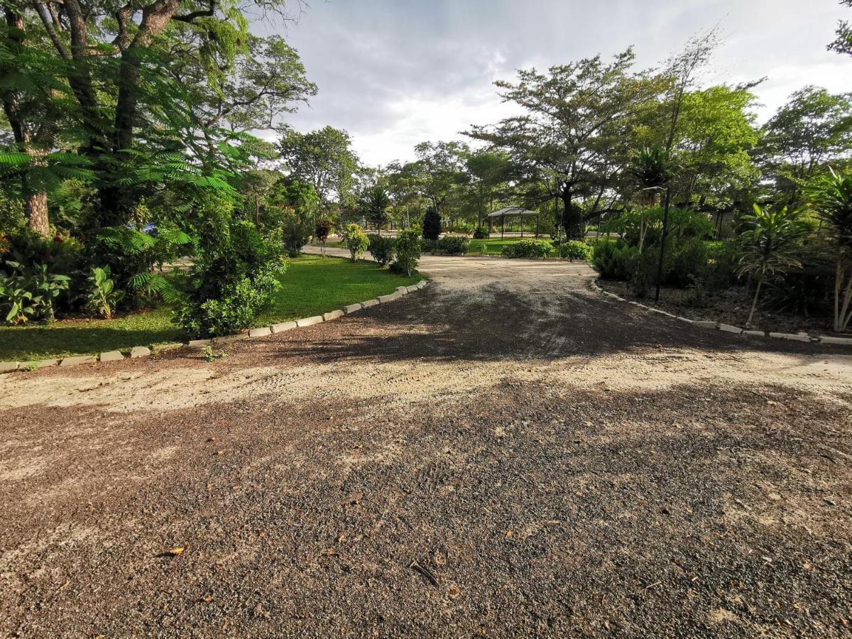 Happy Forest B&B Katima Mulilo Bagian luar foto